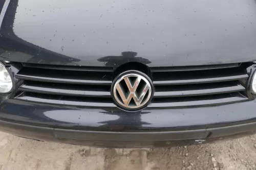 VW Golf 4 1J Stoßstange vorne Stoßfänger vorn schwarz LC9Z Frontstoßstange (180016)