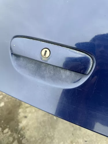 VW Polo 9N 9N3 Griff Heckkklappe Heckklappengriff blau LB5N (180038)