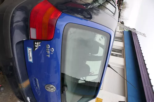 VW Golf 4 Limousine Heckklappe Kofferraumklappe Klappe hinten blau LW5Z-ohneAnb (180057)