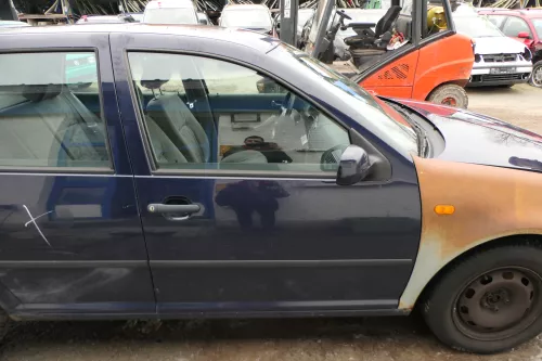 VW Golf 4 Bora Tür vorne rechts Beifahrertür 4/5-Türer + Kombi blau LA5G (180062)