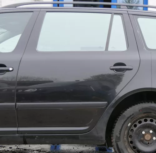 Skoda Octavia 1Z Kombi Tür hinten links schwarz LF9R (ohneAnbauteile) (180159)