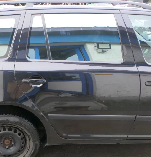 Skoda Octavia 1Z Kombi Tür hinten rechts schwarz LF9R (ohneAnbauteile) (180160)