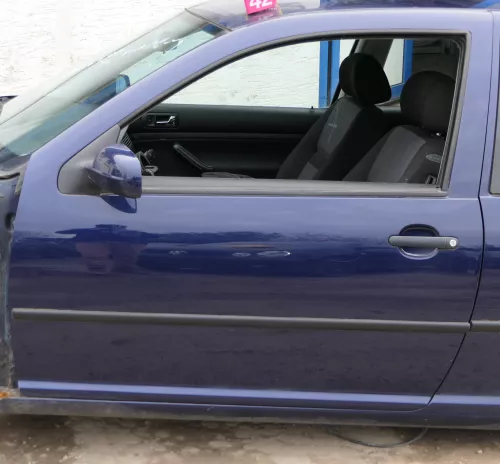 VW Golf 4 Tür vorne links Fahrertür 2/3-Türer blau LB5N ohneAnbauteile (180273)