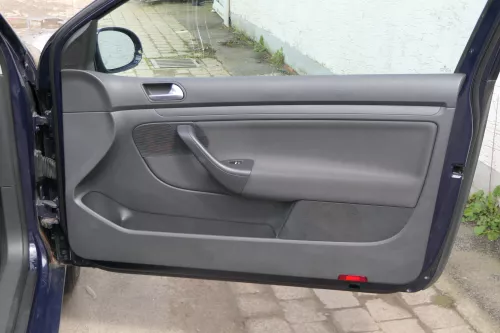1x VW Golf 5 2/3-Türer Türverkleidung Verkleidung Tür vorne rechts (180310)
