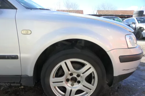 VW Passat 3B Kotflügel vorne rechts silber LB7Z grau (180372)
