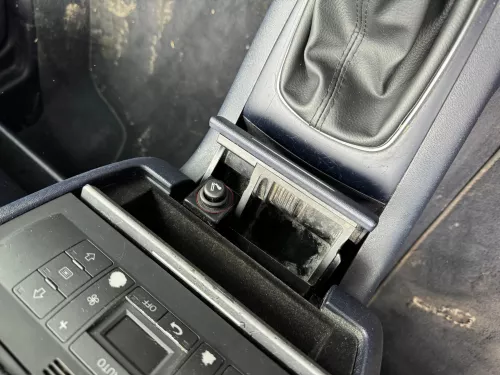 Audi A3 8L Aschenbecher Zigarettenanzünder vorne 8L0857951N Facelift blau mariti (180427)