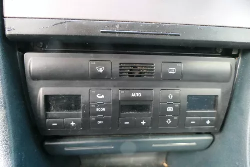 Audi A6 4B Aschenbecher vorne 4B0857951AL / AK grün lago (180535)