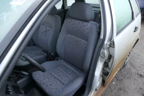 Seat Ibiza 6K Türdichtung Dichtung Tür vorne links Fahrertür 4/5-Türer / rechts (180563)