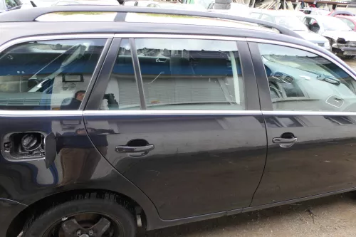 VW Golf 5 1K5 + Golf 6 AJ5 nur Kombi / Variant Tür hinten rechts schwarz LC9X-oh