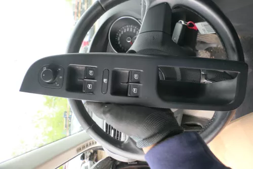 VW Golf 5 1K ektrischer Fensterheber Schalter vorne links 4-Fach Spiegelschalter