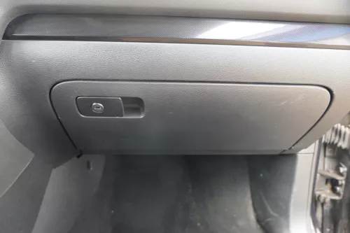 VW Golf 6 + Kombi AJ5 Handschuhfach schwarz Handschuhfachdeckel Deckel schwarz (180605)