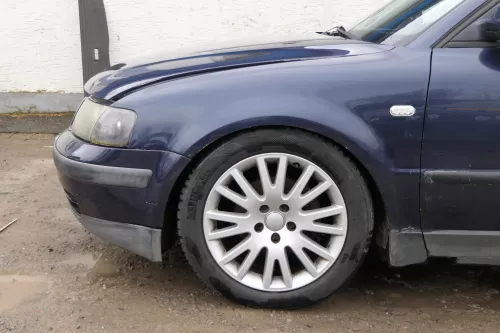 VW Passat 3B Kotflügel vorne links blau LN5Y