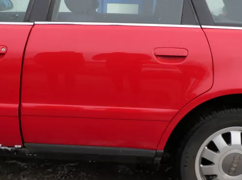 Audi A4 B5 Tür nur Türblatt hinten links rot LY3H - Facelift (180697)