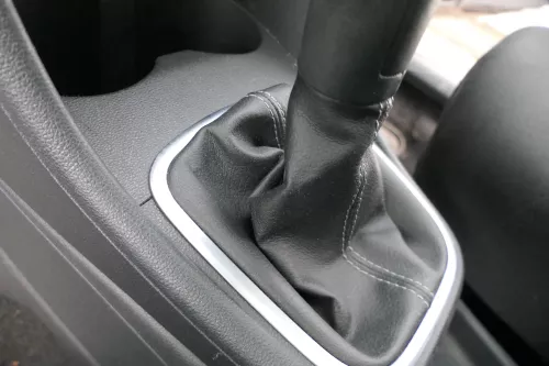 Polo 6R 6C Schaltknauf Schaltsack Schaltung Schaltknüppel Leder schwarz 5-Gang (180951)