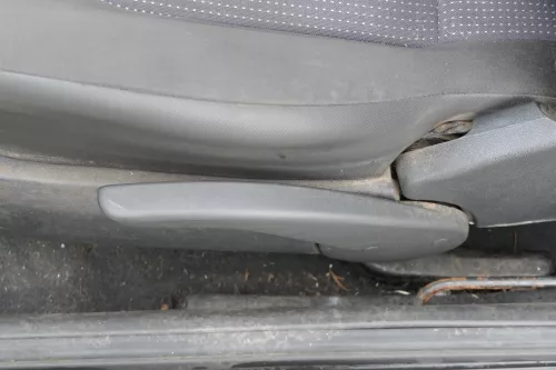 Arosa Lupo Sitz vorne links Fahrersitz Höhenverstellung  (181093)