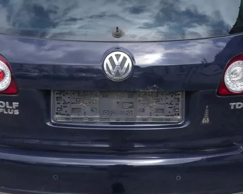 VW Golf Plus 5M Heckklappe hinten Kofferraumklappe Scheibe blau LA5G - Rost (181138)