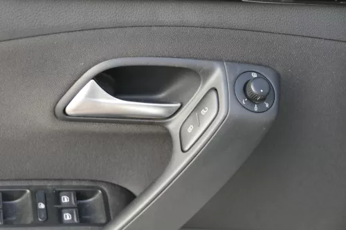 VW Polo 6R 1x Türverkleidung Verkleidung Tür 4/5-Türer vorne links schwarz (181249)