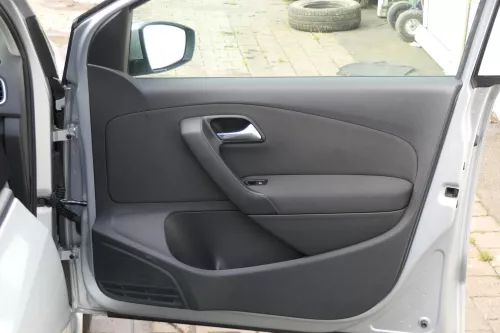 1x VW Polo 6R Türverkleidung Verkleidung Tür 4/5-Türer vorne rechts schwarz