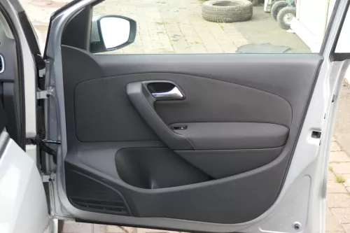 1x VW Polo 6R Türverkleidung Verkleidung Tür 4/5-Türer vorne rechts schwarz (181250)
