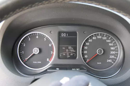 VW Polo 6R Tacho Tachometer Kombiinstrument 81.799km 6R0920860D Benziner  (181257)