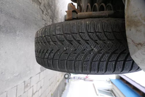 2x Polo 6R 9N Ibi Felgen 185/60 R15 88T Winterreifen M+S Reifen 6,5-7mm (181275)