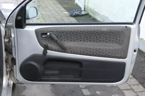 1x VW Lupo Arosa Türverkleidung Verkleidung Tür vorne rechts oben schwarz (181285)