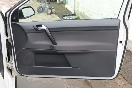 1x VW Polo 9N Türverkleidung Verkleidung Tür vorne rechts 2/3-Türer Griff Öffner (181305)