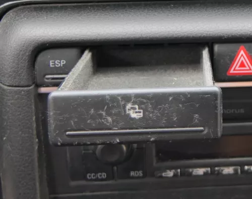 Audi A4 8E B6 Ablagefach Fach vorne  (181413)