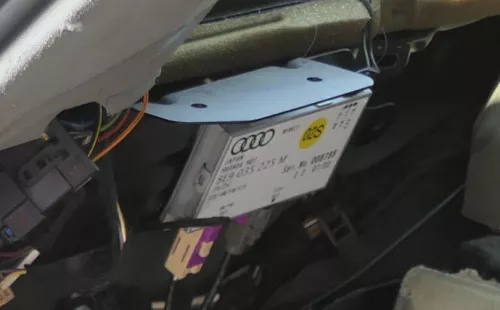 Audi A4 8E B6 Avant Antenne 8E9035225M original Verstärker Antennenverstärker (181520)