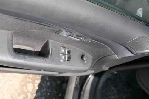 1x A4 8E B6 Türverkleidung Verkleidung Tür vorne links soul schwarz (181523)