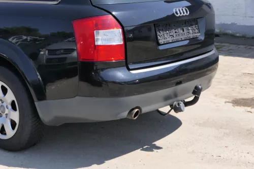 Audi A4 8E B6 Kombi Avant Stoßstange hinten mit Spoiler schwarz LY9B (181527)