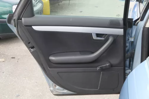 1x A4 8E B7 Türverkleidung Verkleidung Tür hinten links soul schwarz (181558)