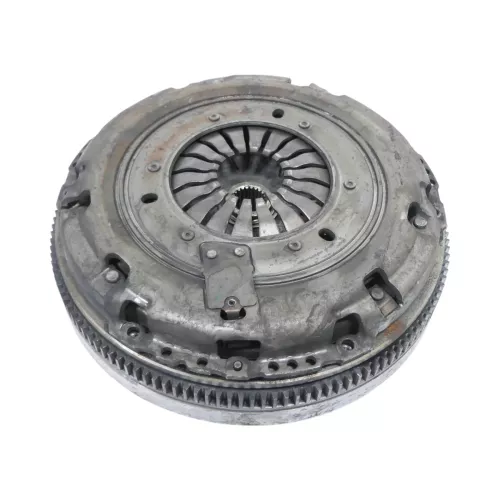 VW Golf 7 5G Zweimassenschwungrad Kupplung 2,0 TDI CRLB 04L105266C