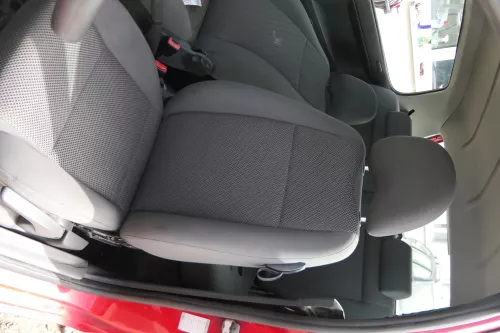 VW Fox Sitz Fahrersitz vorne links OHNEAirbag höhenverstellbar (181812)