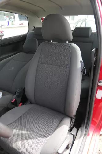 VW Fox Sitz Fahrersitz vorne links OHNEAirbag höhenverstellbar  (181812)