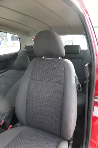 VW Fox Sitz Fahrersitz vorne links OHNEAirbag höhenverstellbar  (181812)