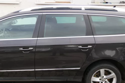 VW Passat 3C Kombi Variant Tür hinten links schwarz LC8Z -OHNE Anbauteile (181885)