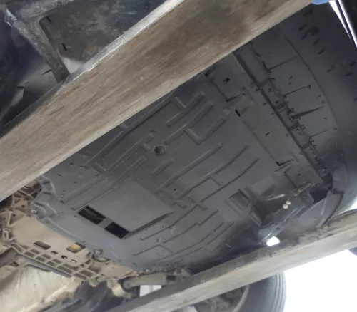 VW Passat 3C Unterfahrschutz Dämpfung Schutz unter Motor Dämpfungswanne Diesel (181917)