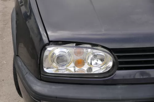 VW Golf 3 Grill Kühlergrill VW Zeichen Logo Grillleiste Leiste  (182147)
