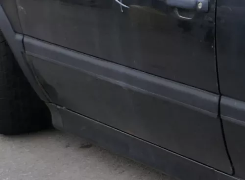 Golf 3 1E Cabrio Leiste Zierleiste Seite vorne links 2/3-Türer an Tür SPORT schw (182168)
