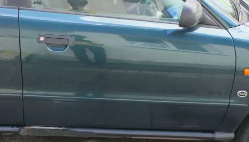 Audi A4 B5 Tür nur Türblatt vorn rechts Beifahrertür grün LZ6U Kombi Limo (182202)
