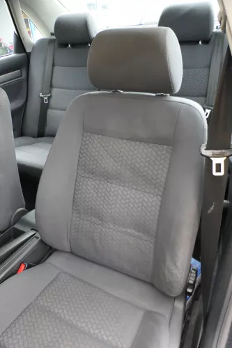 Audi A4 B5 Sitz Fahrersitz vorne links höhenverstellbar  (182208)
