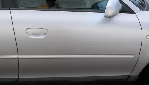 Audi A3 8L Tür nur Türblatt vorne rechts - silber LY7W 4/5-Türer (182329)