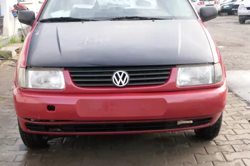 VW Polo 6N Stoßstange vorne 2-geteilte Frontstoßstange rot braun LC3M Stoßfänger