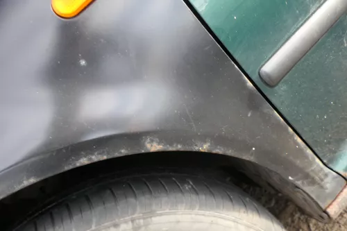 VW Golf 4 1J Kotflügel vorne links schwarz Rost  (182578)