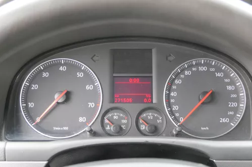 Touran Caddy 2K Tacho Tachometer Kombiinstrument 271.000km 1T0920862E Benzin (182606)