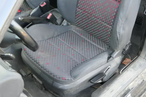 A3 8L Sitz Fahrersitz vorne links 2/3-Türer klappbar höhenverstellbar rot (182772)
