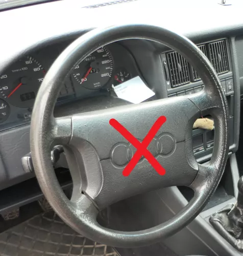 Audi 80 8C Lenkrad 4A0419091E  schwarz Leder - OHNE Airbag  Dreht sich schon mit (182839)