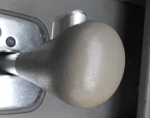 Audi A6 4B Griff Knopf Automatik Schaltknauf Schalthebel Leder swing dunkelgrau (183060)