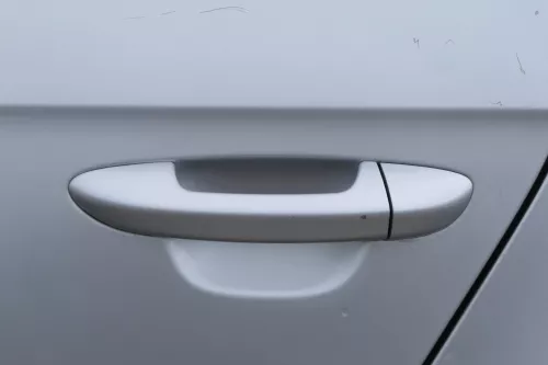 1x VW Passat 3C Türgriff Tür Griff vorne rechts außen silber grau LA7W (183097)
